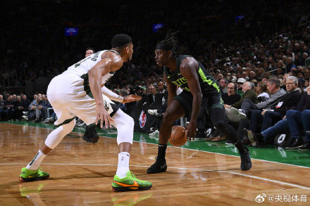 “字母表”空砍61分 凯尔特人险胜雄鹿 “字母表”空砍61分 凯尔特人险胜雄鹿