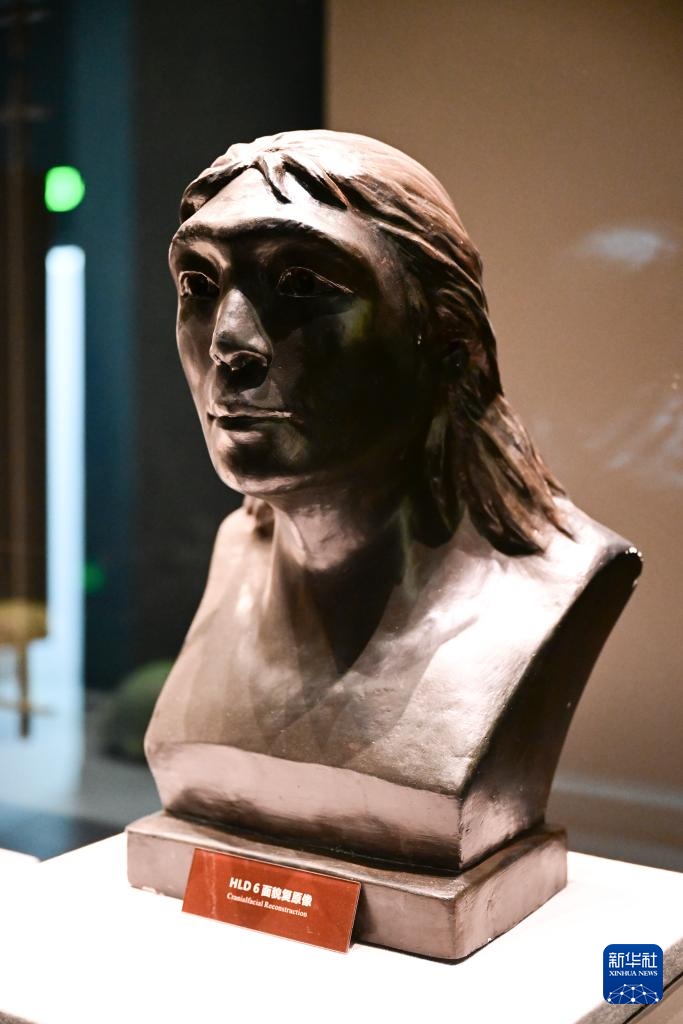 新华全媒+丨中国科学家在华龙洞遗址发现东亚地区向智人演化的最早古人类 新华全媒+丨中国科学家在华龙洞遗址发现东亚地区向智人演化的最早古人类