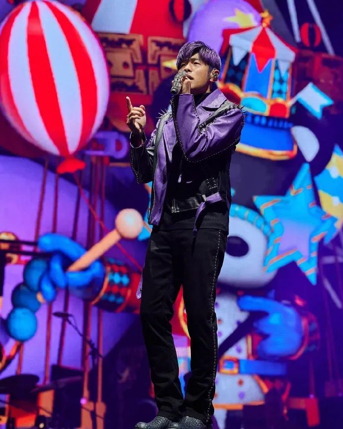 周杰伦再澄清父亲家暴:都被误会了 周杰伦再澄清父亲家暴:都被误会了