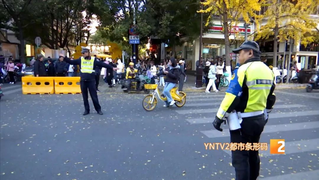 太火了！昆明这条冬日限定网红大街上线！网友：一百米走了40分钟！