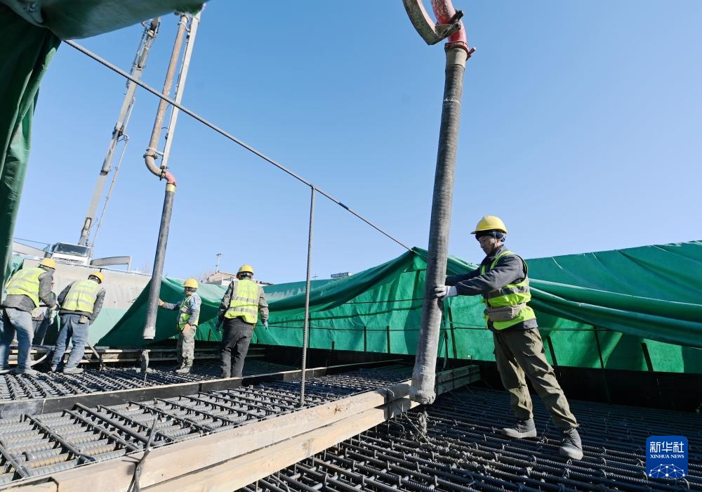 北京轨道交通22号线河北段高楼站主体结构封顶