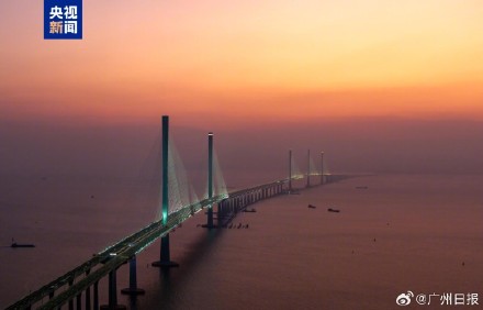 宛如海上银河！黄茅海跨海通道全线亮灯