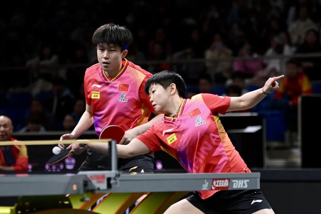 振奋 | 卫冕夺冠！11战全胜！