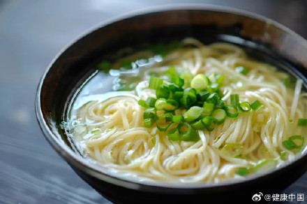 馒头、米饭、面条，哪个升糖指数高？