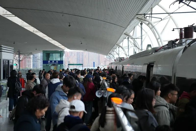 成灌铁路突破1亿人次！