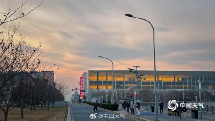 北京晚霞一秒入画 浪漫登场 北京晚霞一秒入画 浪漫登场