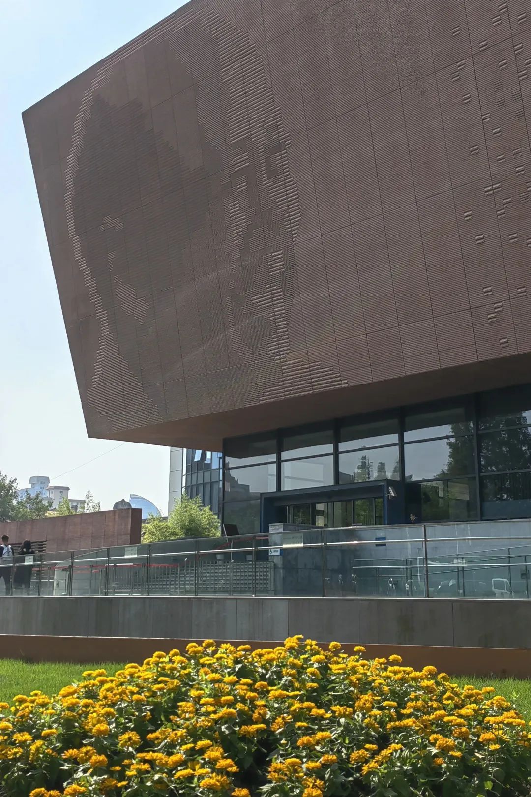 今天，让我们再忆钱老！