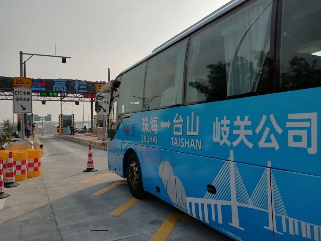 黄茅海跨海通道今日通车!首位开过大桥的司机这样说 黄茅海跨海通道今日通车!首位开过大桥的司机这样说