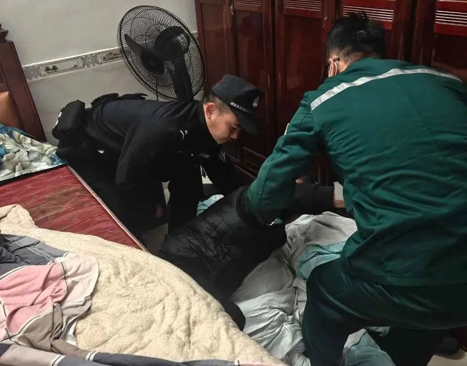 男子3天没出门，邻居：不对劲，报警！