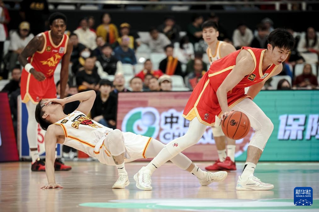 CBA常规赛：浙江方兴渡对阵深圳马可波罗