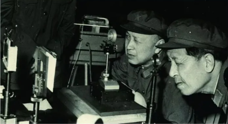 今天，让我们再忆钱老！