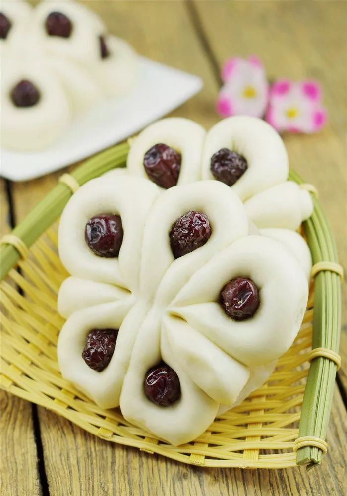 当东北冰雕与山西花馍在冬天相遇！赶紧让南方小伙伴羡慕一下～