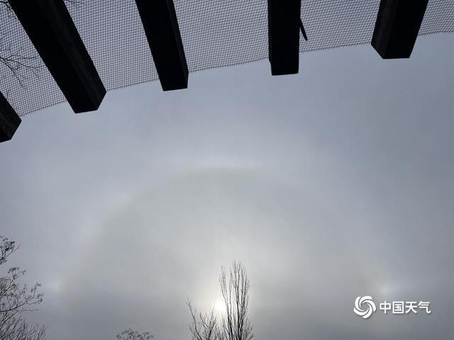 天空很热闹！北京昨日现“三个太阳”幻日奇观