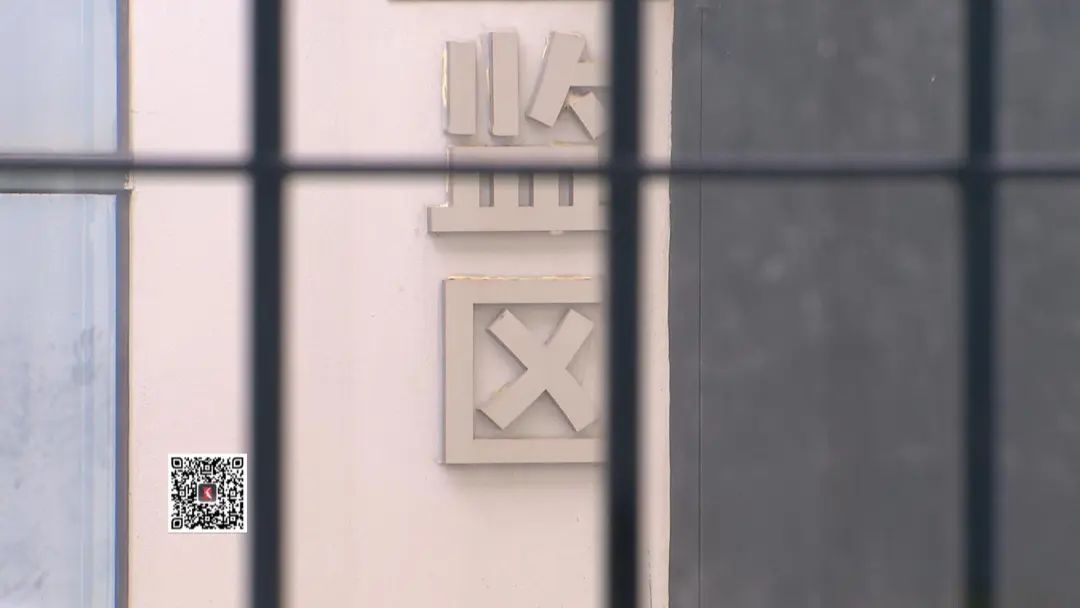 坐了18年9个月的牢，在出监狱门的那一刻，他又被戴上了手铐......
