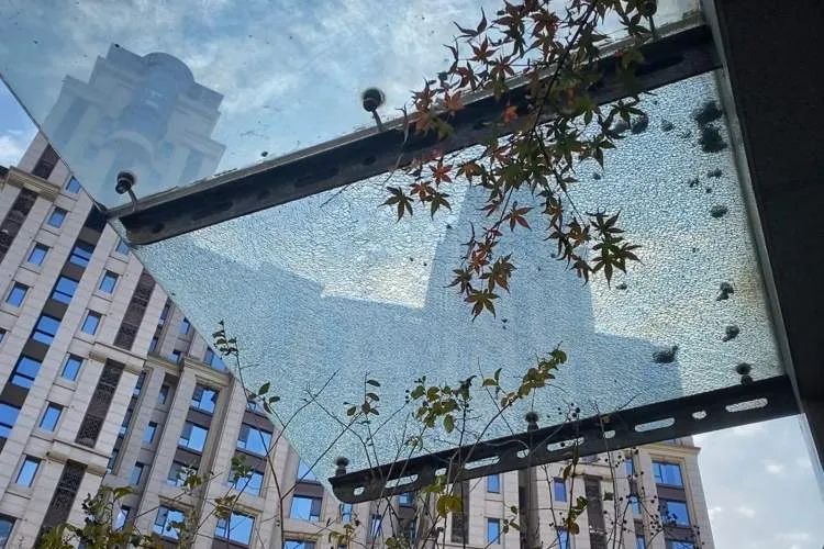 “这房子再不修,迟早会出人命”……上海一高档小区高危频发,业主胆颤心惊 “这房子再不修,迟早会出人命”……上海一高档小区高危频发,业主胆颤心惊