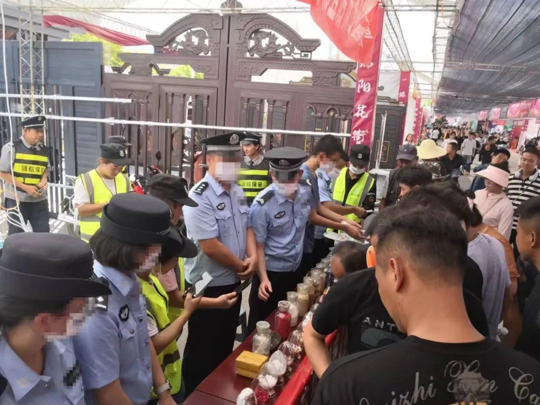 辅警→交警→缉毒警察