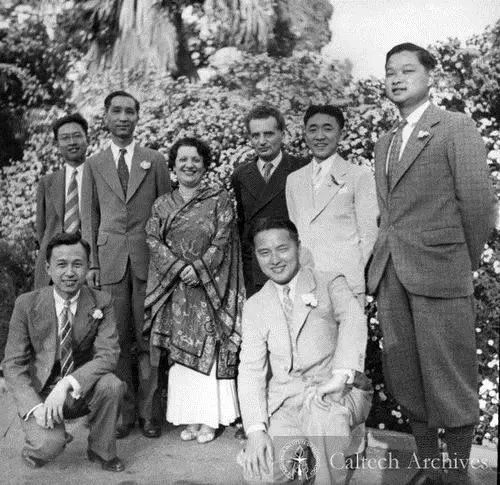 今天，让我们再忆钱老！