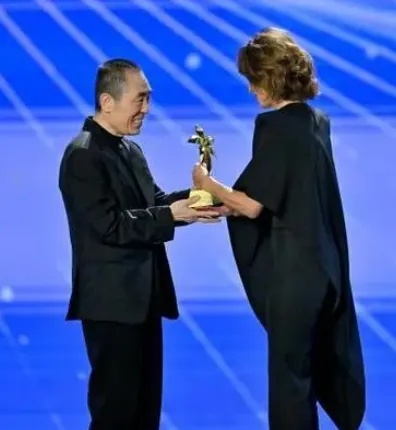 张艺谋,传来喜讯 张艺谋,传来喜讯