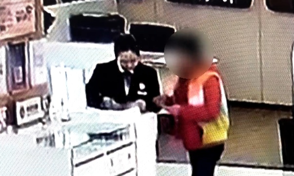 女子疑被诈骗欲取19万，民警劝说也不听：要坐牢我去坐