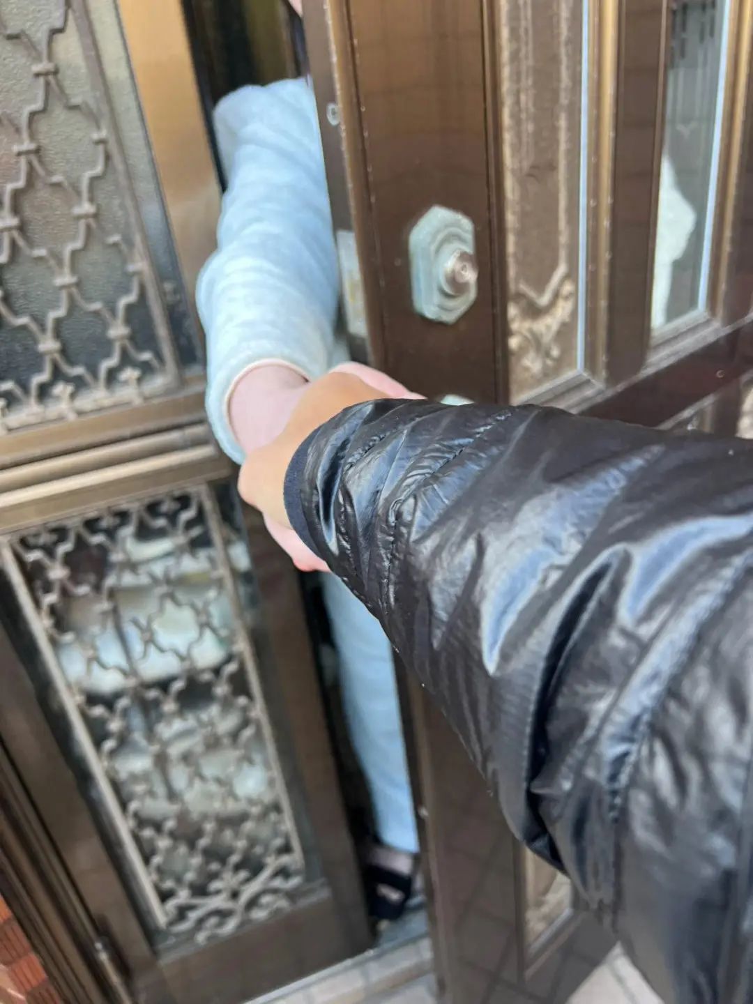 远嫁日本失联1年多女子:因摔伤卧床没法办电话卡 远嫁日本失联1年多女子:因摔伤卧床没法办电话卡