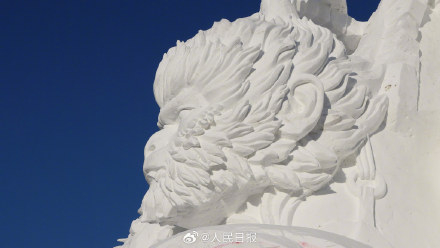 惟妙惟肖！雪雕限定版悟空归来现身哈尔滨