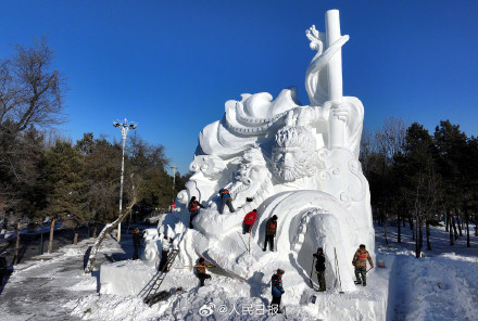 惟妙惟肖！雪雕限定版悟空归来现身哈尔滨