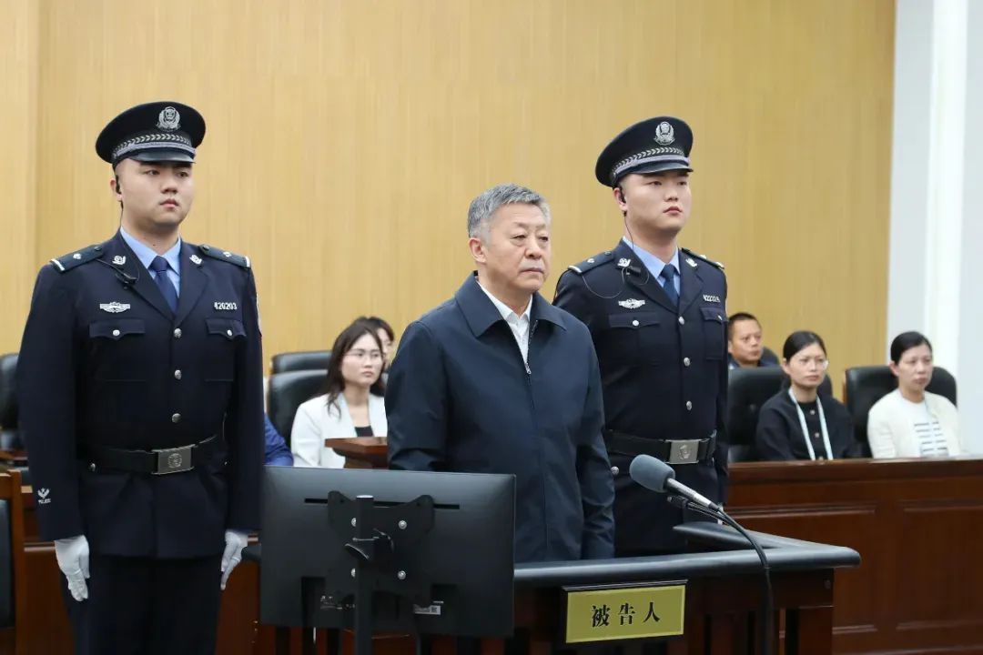 国足原主教练李铁一审获刑二十年!杜兆才案将同日宣判 国足原主教练李铁一审获刑二十年!杜兆才案将同日宣判
