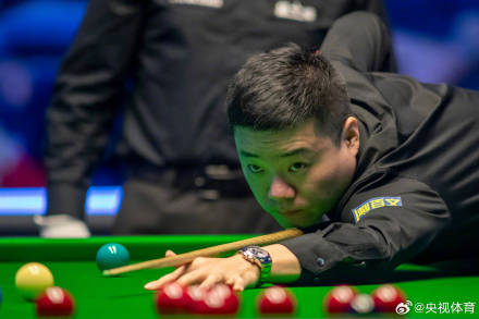 连丢三局!无缘八强!丁俊晖3比4布雷切尔 连丢三局!无缘八强!丁俊晖3比4布雷切尔