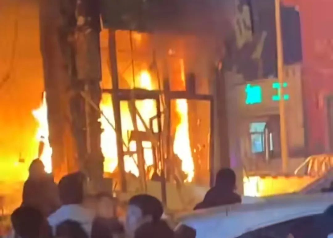 辽源一门市疑似发生燃气爆炸，致2人重伤！提高警惕→