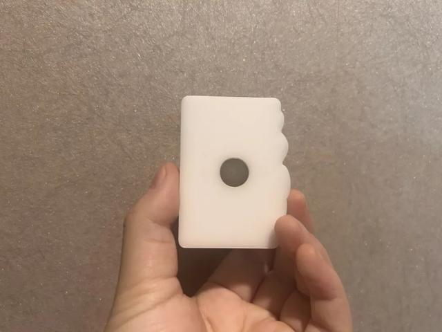 最近的糟心事：新冰箱都吸不住冰箱贴了！