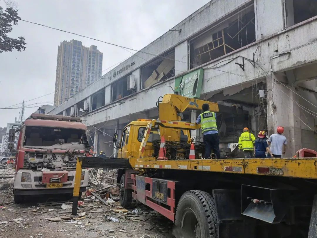 辽源一门市疑似发生燃气爆炸，致2人重伤！提高警惕→