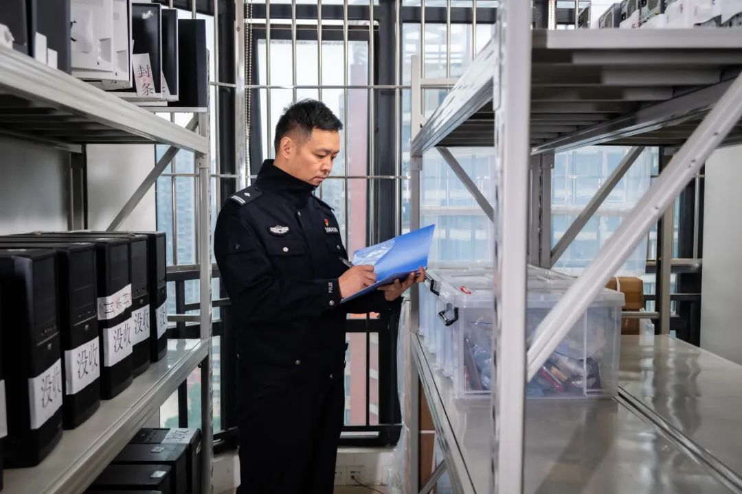 民警突然收到的短信，竟牵出涉案上亿的跨国大案！