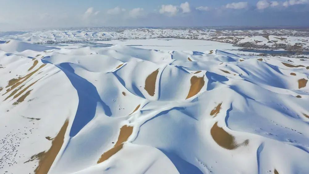塔克拉玛干沙漠又下雪了？带你了解真相