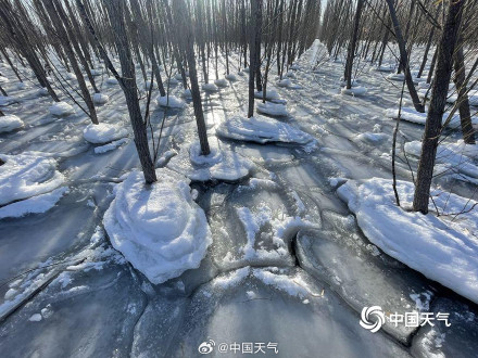 官厅水库现奇特冰浪