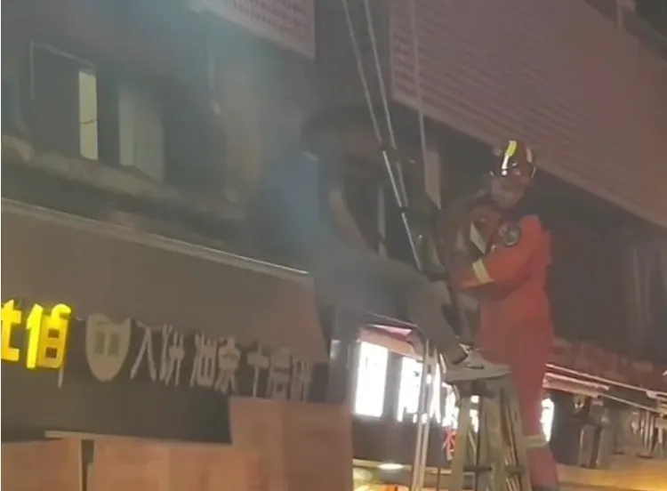 后怕！5岁男童瞬间晕厥，筋都断了……街上常见，看见立即远离