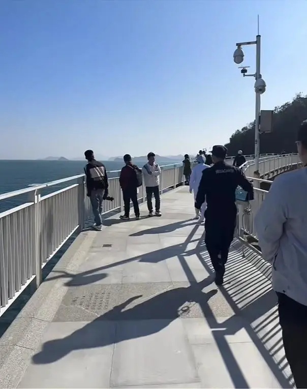 女游客遗体已打捞上岸！因为这个原因坠海？太唏嘘...警方介入调查