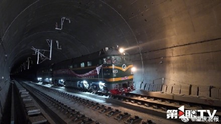 4小时→1小时内！渝厦高铁重庆东至黔江段全线轨道贯通