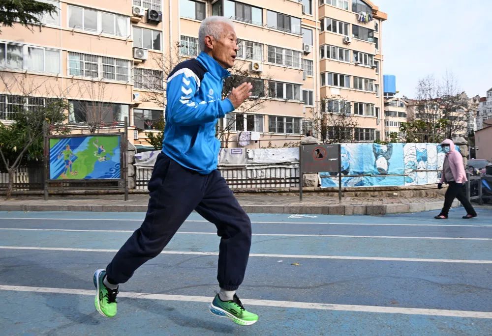 13秒97！看山东“硬核大爷”