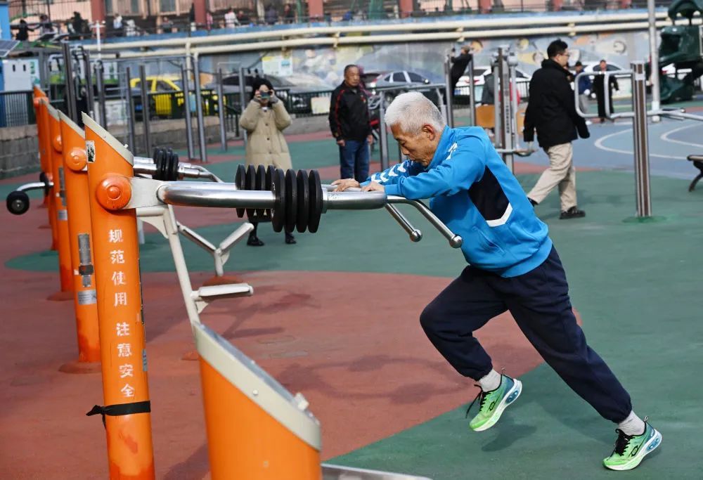 13秒97！看山东“硬核大爷”