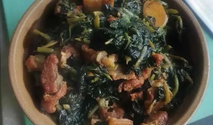 刚刚拍下！阜阳坝埂、田间忽然来了一批人！ 在干啥？