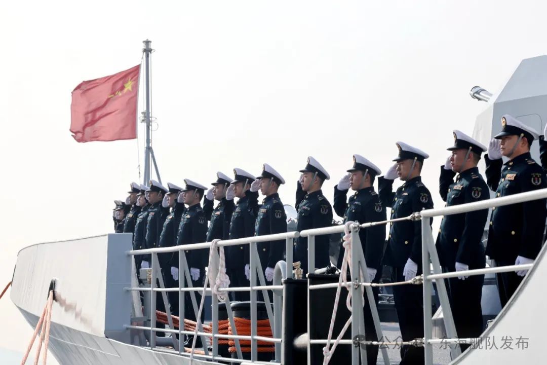 中国海军起航赴亚丁湾