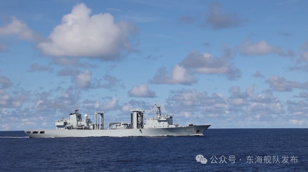 中国海军起航赴亚丁湾