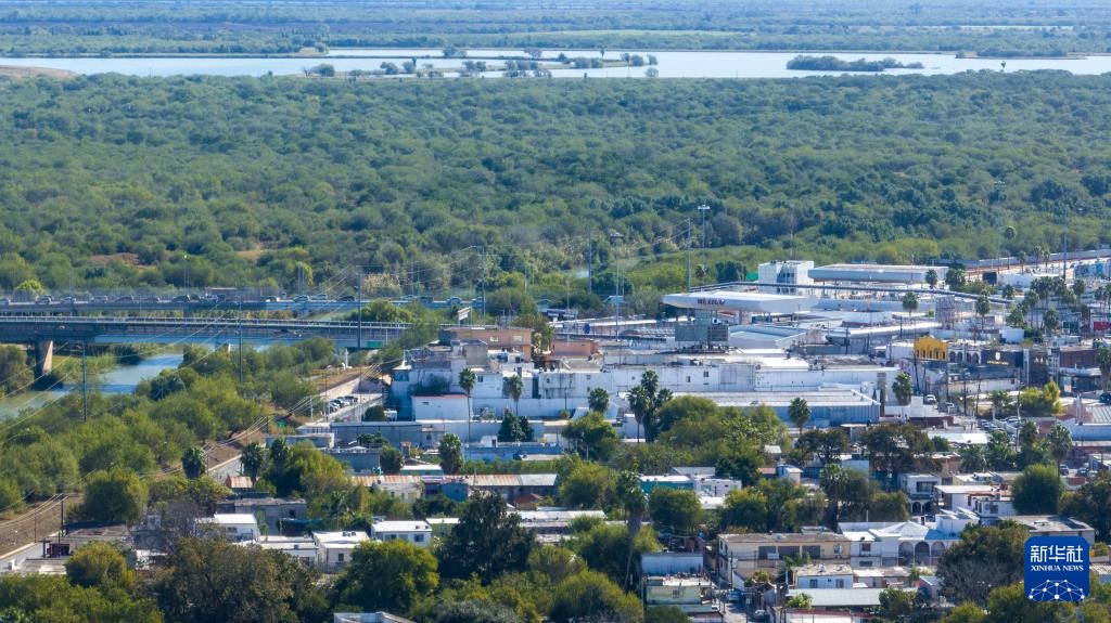 俯瞰墨美边境城市雷诺萨 俯瞰墨美边境城市雷诺萨