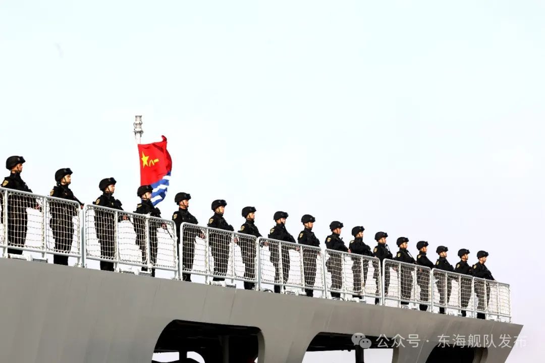 中国海军起航赴亚丁湾