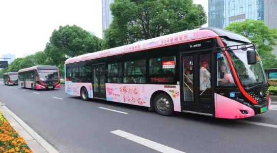 刷屏！杭州姑娘神秘婚车曝光，价格感人！很多年轻人盯上了！晚了根本预订不到...