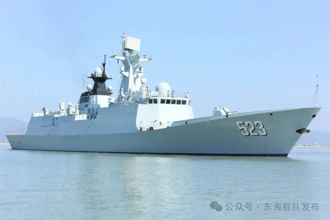 中国海军起航赴亚丁湾