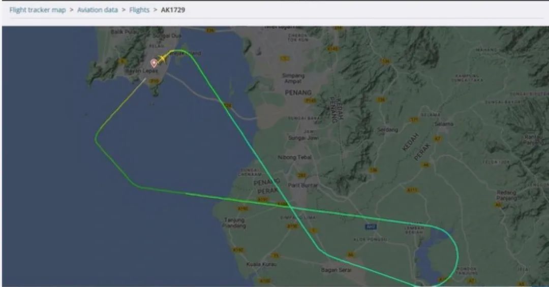 亚航航班起飞15分钟后折返,疑因挡风玻璃破裂 亚航航班起飞15分钟后折返,疑因挡风玻璃破裂