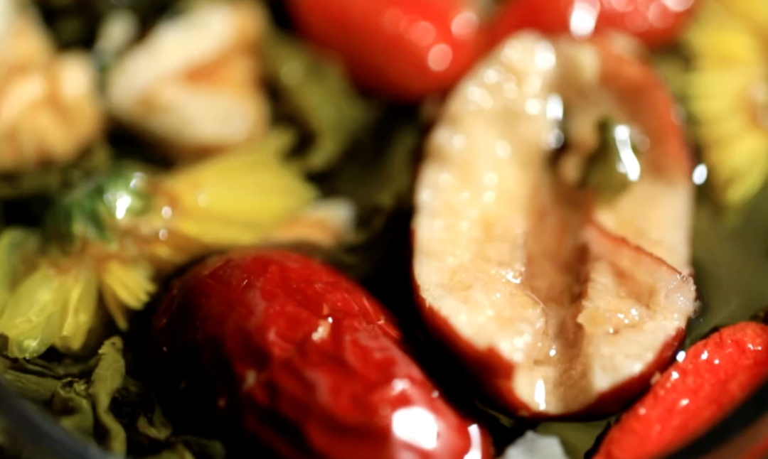 冬季用它们一起泡水喝，身体暖了、气血足了、免疫力也变好了