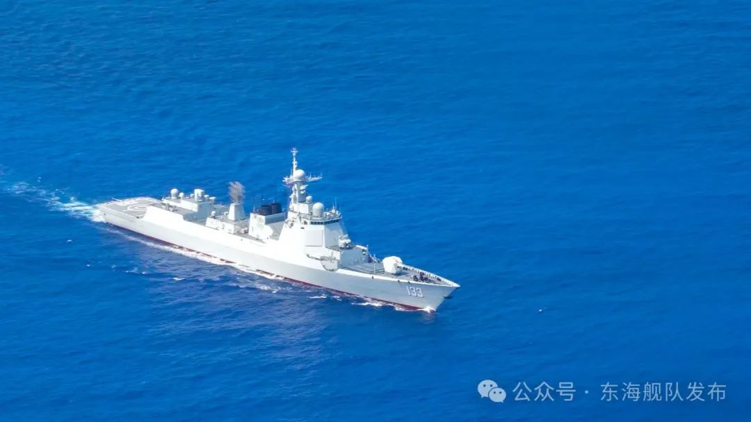 中国海军起航赴亚丁湾