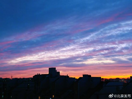 晨光破晓，北京朝霞美如画